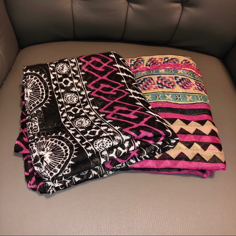 Black Patterned Scarf Set